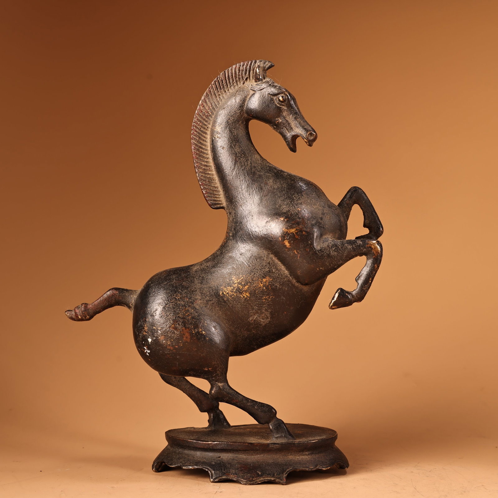 A Exquisite Coppery Horse Ornament: A Exquisite Coppery Horse Ornament,Ming Dynasty, China,Size:9.1inx7.1in ,Weight:1000g 铜马摆件,中国明代