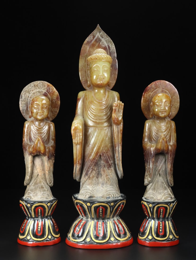 A Set of Exquisite Hotan Jade Buddha Statue Ornaments: A Set of Exquisite Hotan Jade Buddha Statue Ornaments,Tang Dynasty, China,Size:11.8inx3.1inx3in,Weight:2906g 一套和田玉佛像摆件,中国&#