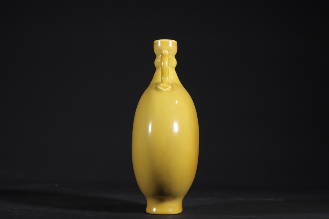 A Exquisite Yellow Glazed Double-Ears Vase - 4