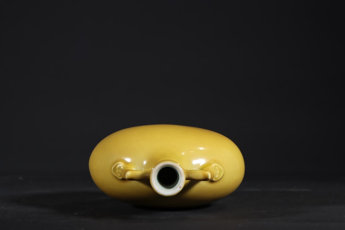 A Exquisite Yellow Glazed Double-Ears Vase - 8