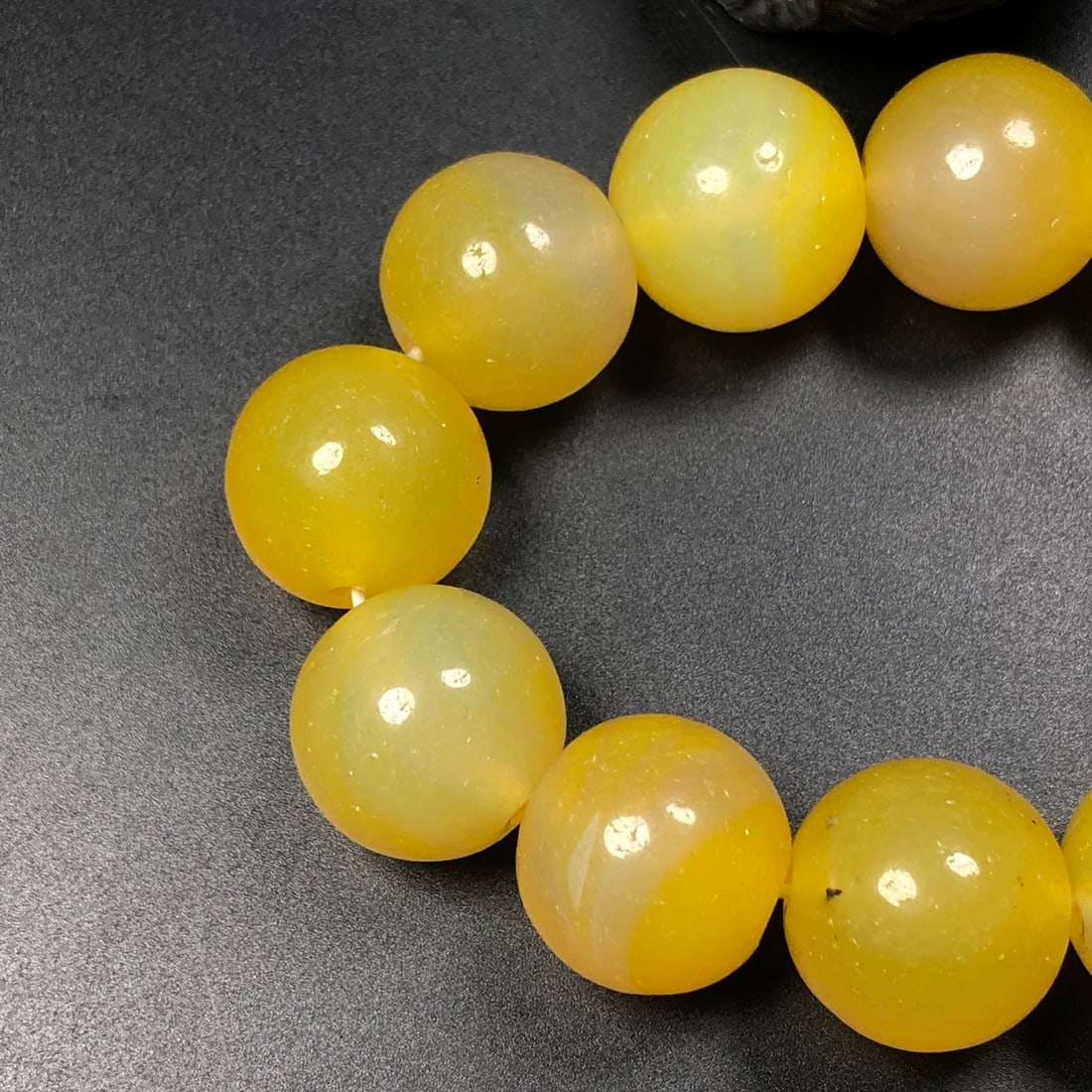 A Exquisite Yellow Agate Bracelets - 2