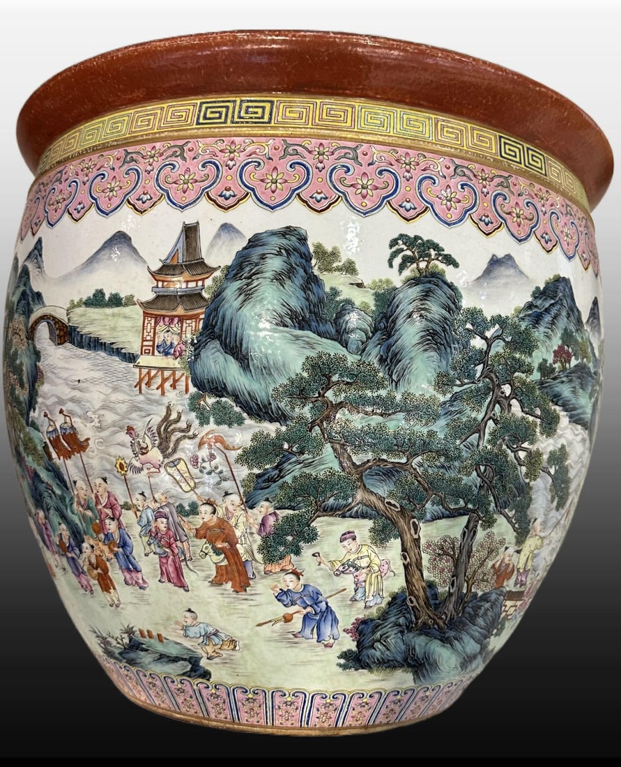 A Exquisite Famille-Rose Figures Pattern Vat - 2