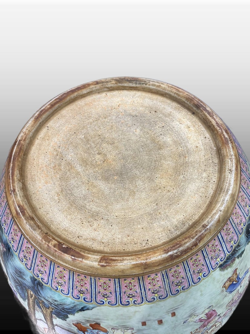 A Exquisite Famille-Rose Figures Pattern Vat - 5