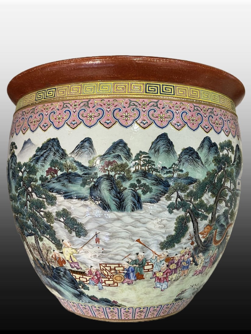 A Exquisite Famille-Rose Figures Pattern Vat - 7