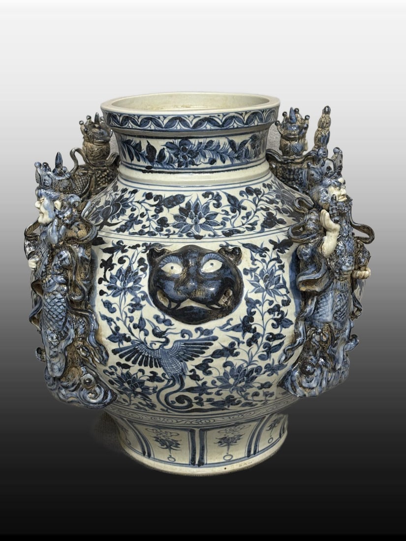 A Exquisite Blue and White Figures Pattern Vase: A Exquisite Blue and White Figures Pattern Vase,Yuan Dynasty, China,Size:16.9inx18.1in 青花人物纹瓶,中国元代