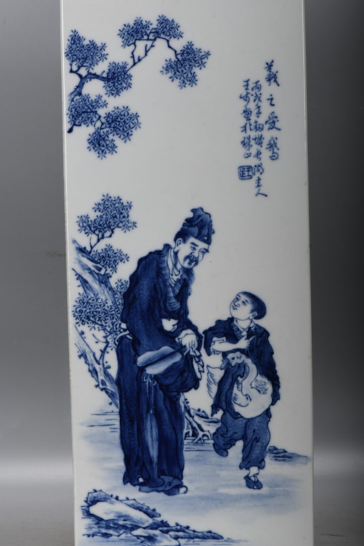 A Exquisite Blue and White Figures Pattern Vase - 6