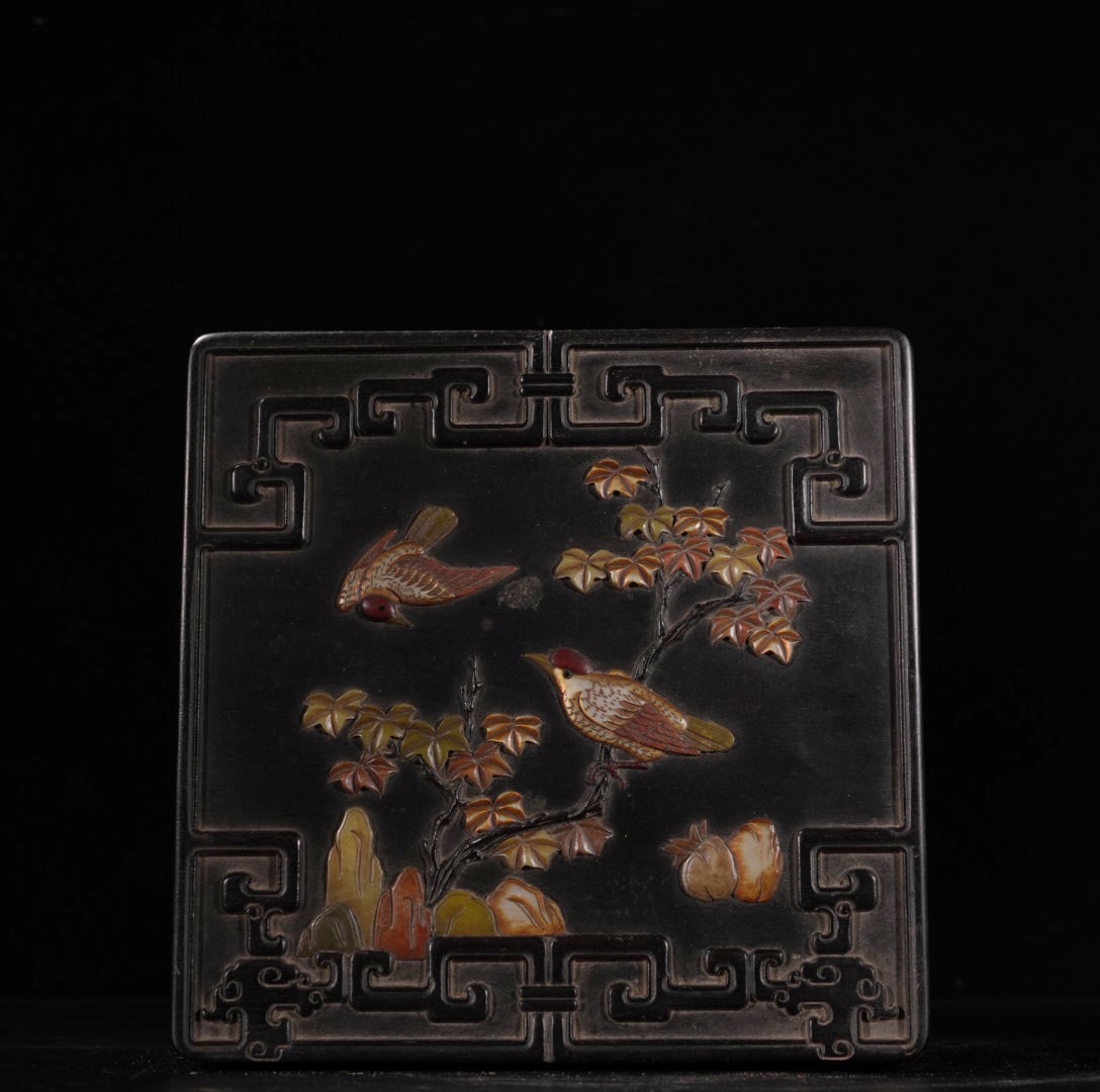 A Exquisite Redwood Flower and Bird Pattern Box: A Exquisite Redwood Flower and Bird Pattern Box,Qing Dynasty, China,Size:7inx2.8in,Weight:810g 红木花鸟纹盒,中国清代