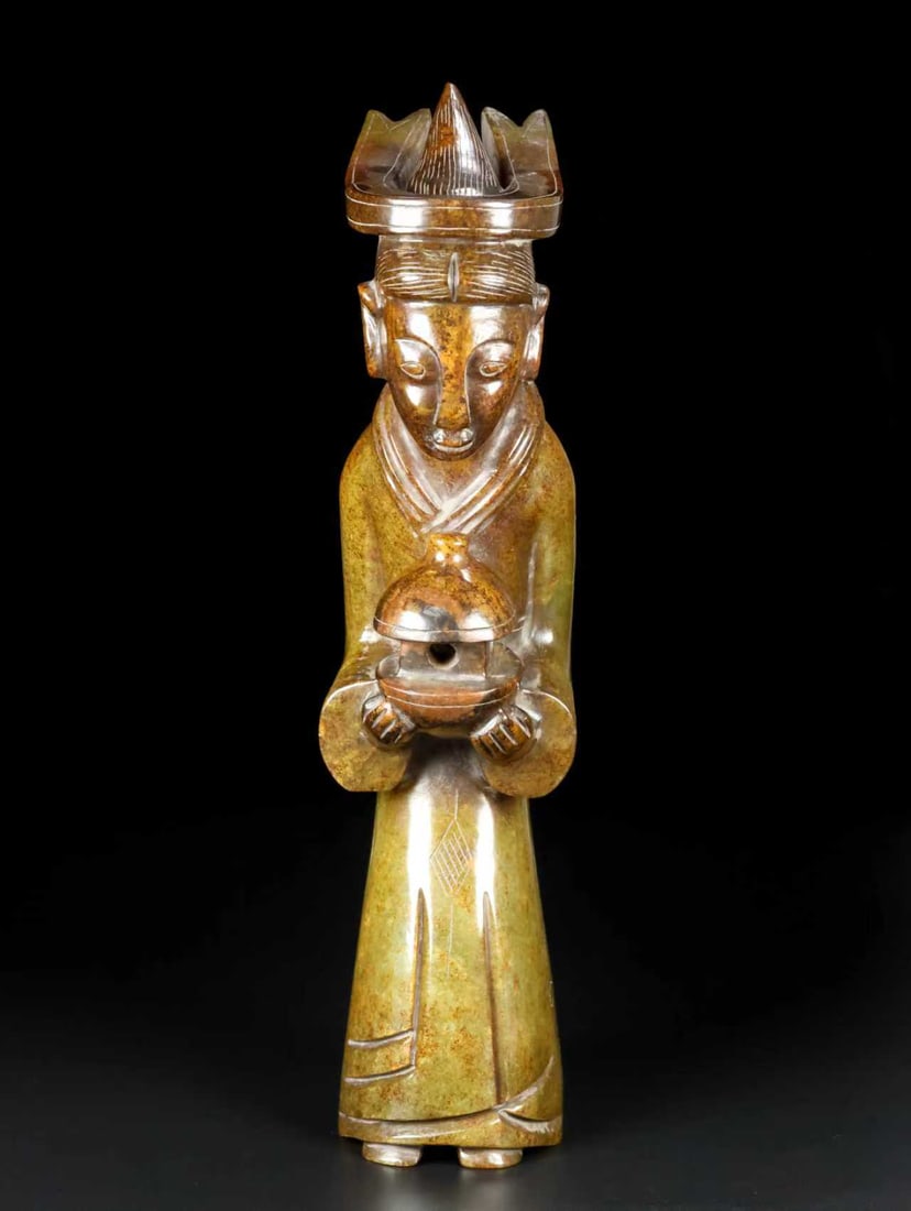 A Exquisite Hotan Jade Figures Ornament: A Exquisite Hotan Jade Figures Ornament,Han Dynasty, China,Size:3.5inx2.8inx10.6in,Weight:1751g 和田玉人物摆件,中国汉代