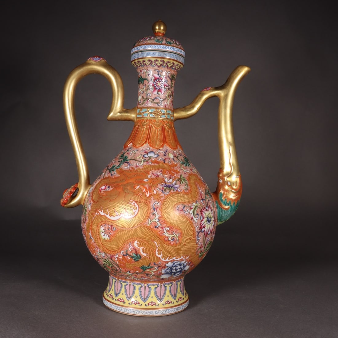 Famille-Rose Iron-Red Painted Gold Dragon Pattern Ewer: Famille-Rose Iron-Red Painted Gold Dragon Pattern Ewer,Qing Dynasty, China,Qianlong Four-character Mark,Size:16.1inx3inx4.8in