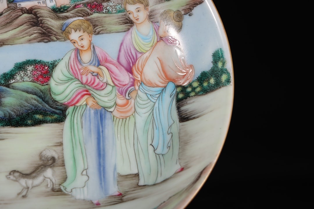 A Exquisite Famille-Rose Figures Pattern Plate - 4