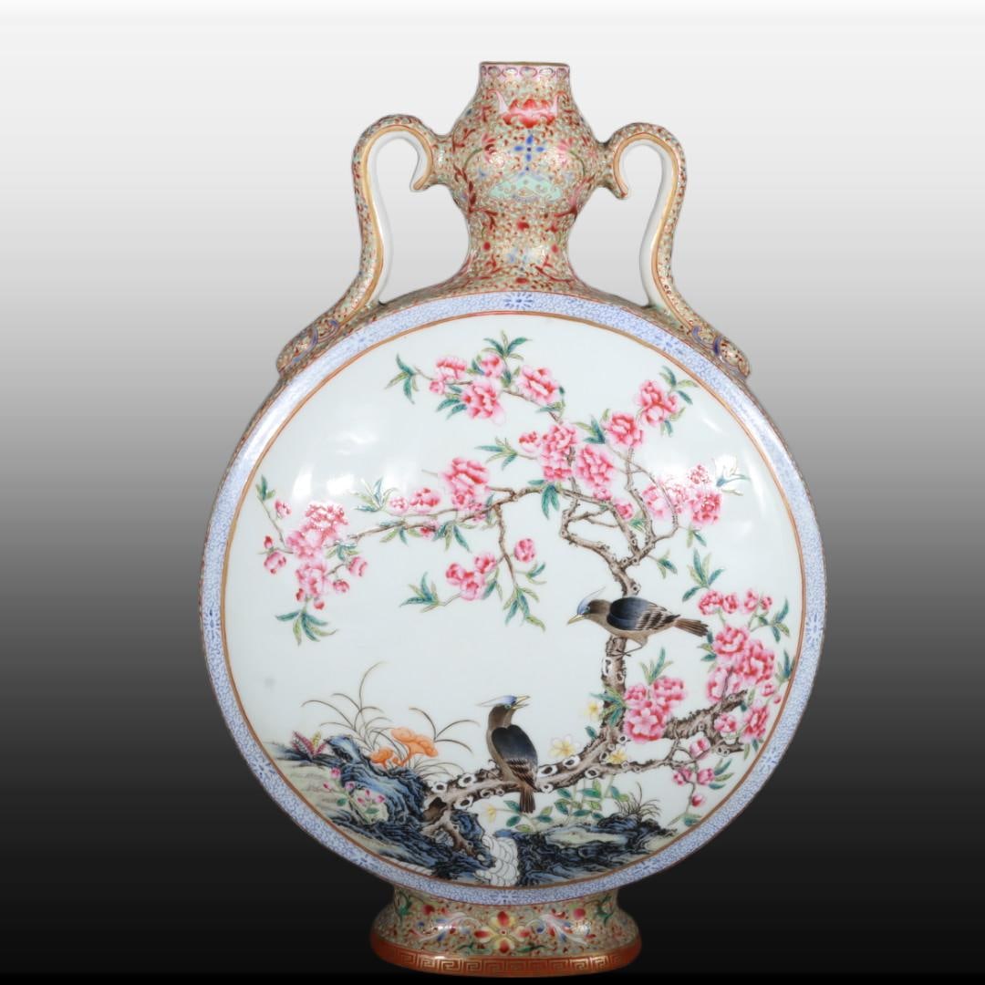 A Exquisite Famille-Rose Painted Gold Flower and Bird Pattern Vase: A Exquisite Famille-Rose Painted Gold Flower and Bird Pattern Vase,Qing Dynasty, China,Qianlong Six-character Mark,Size:13inx1.2inx9.1inx3.9in