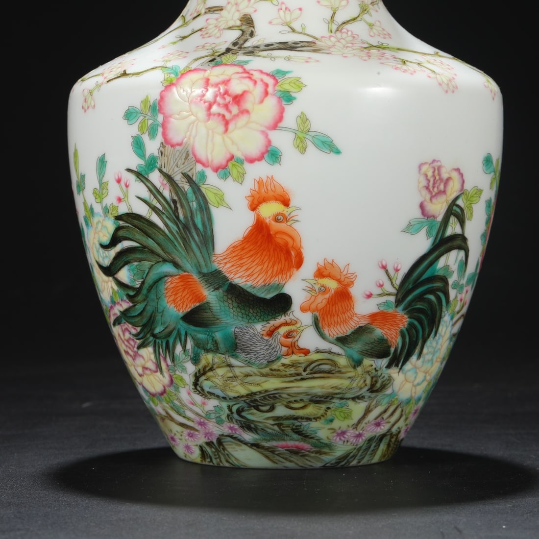 A Exquisite Enamel Flower and Bird Pattern Vase - 4