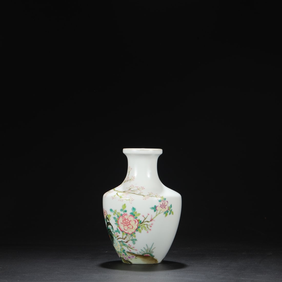 A Exquisite Enamel Flower and Bird Pattern Vase - 5