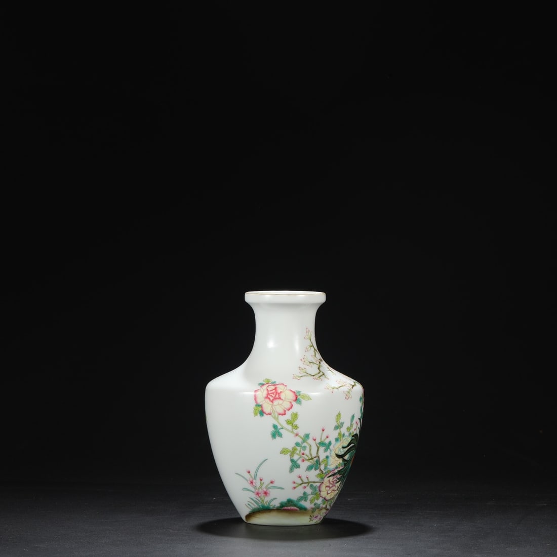 A Exquisite Enamel Flower and Bird Pattern Vase - 6