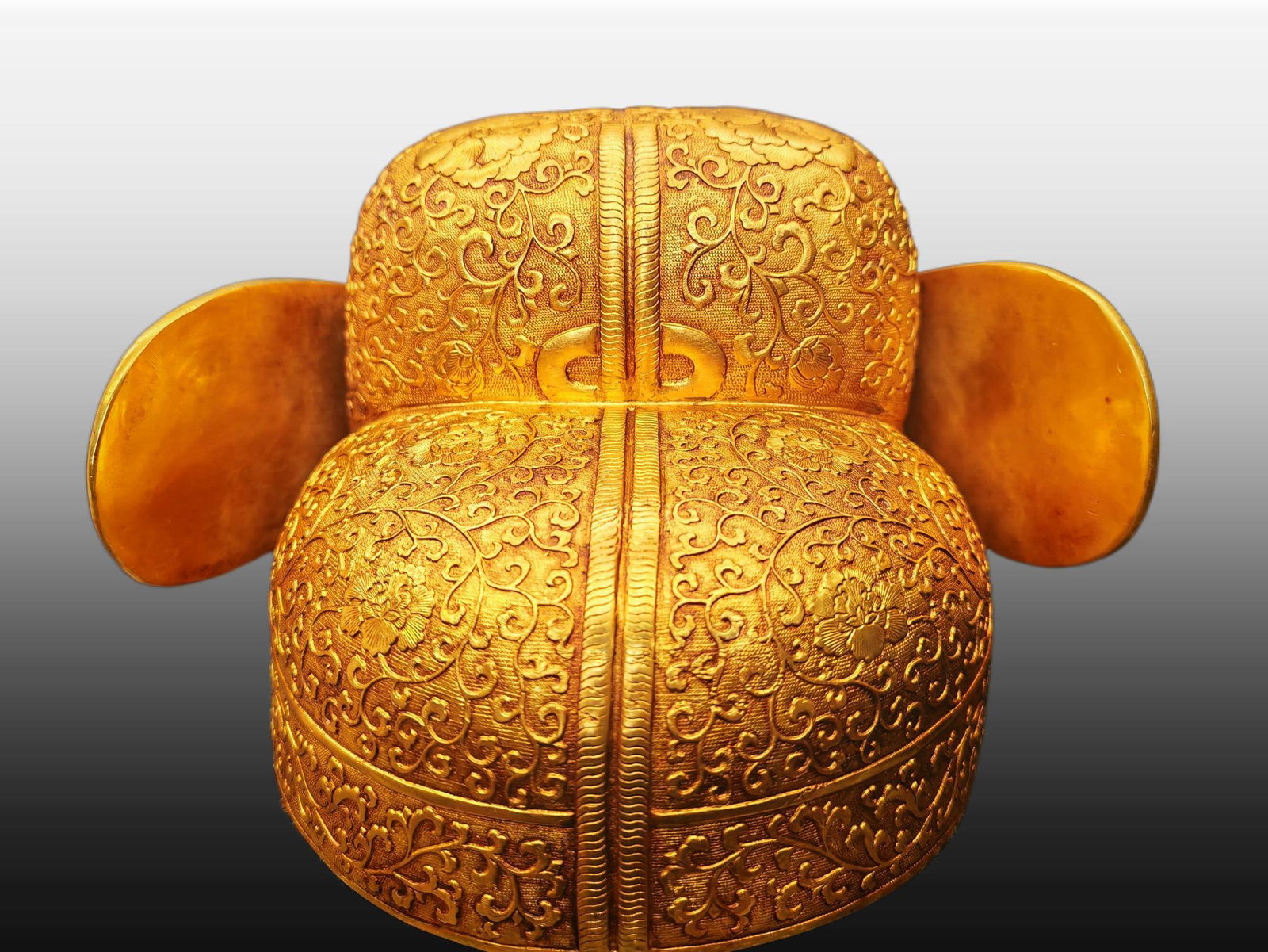 A Exquisite Gilt Bronze Hat - 5