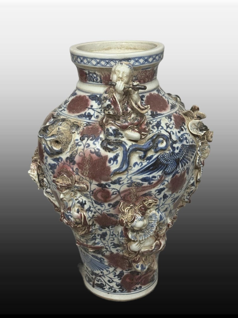 A Exquisite Blue and White Underglaze-Red Figures Pattern Vase: A Exquisite Blue and White Underglaze-Red Figures Pattern Vase,Yuan Dynasty, China,Size:17.7inx11.4in
