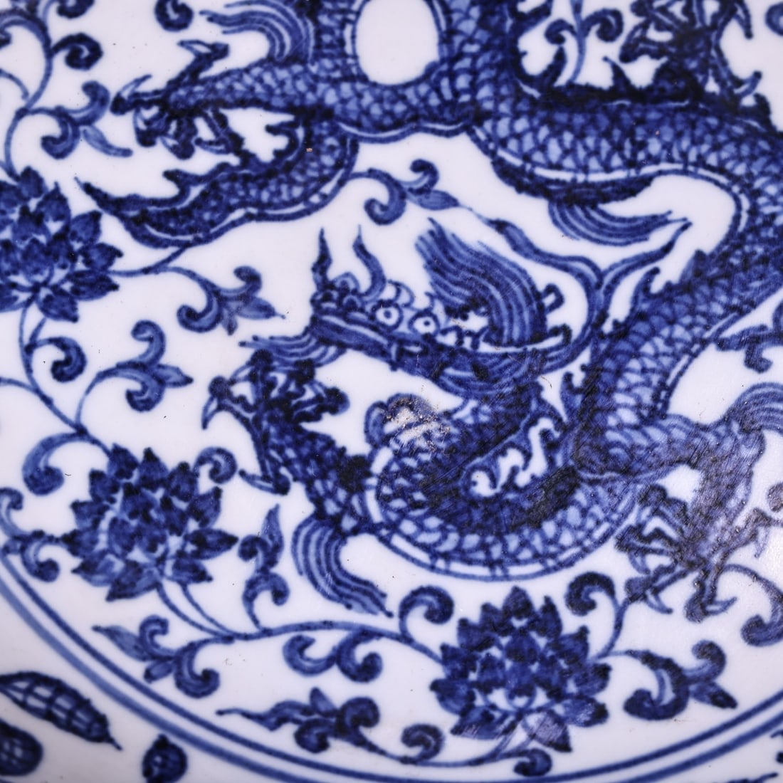 A Exquisite Blue and White Dragon Pattern Plate - 6