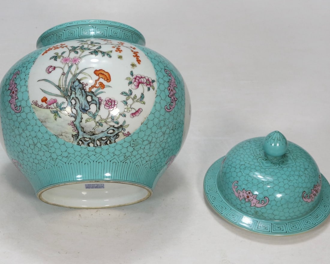 A Exquisite Turquoise Glazed Ground Flower Pattern Jar - 8