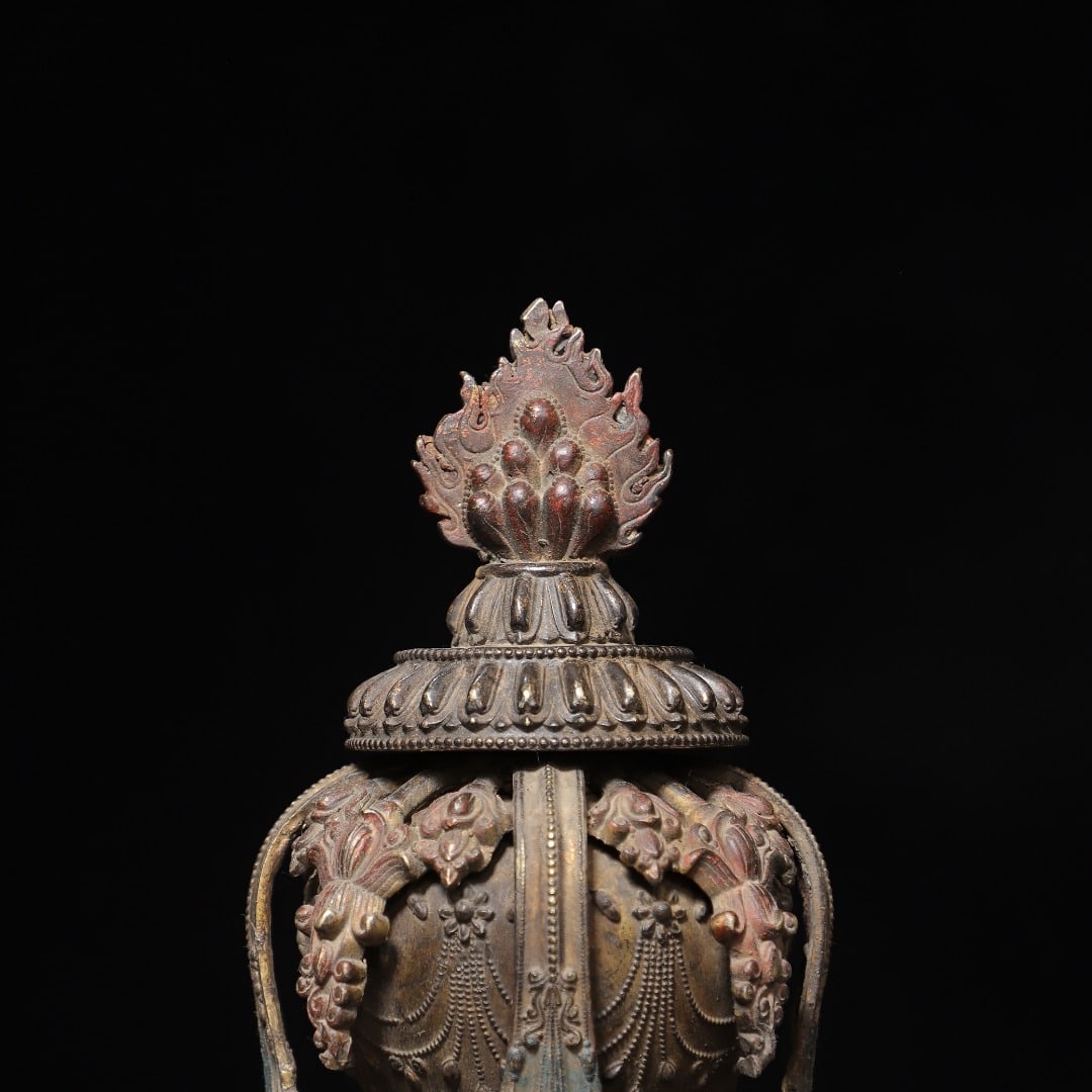 A Exquisite Gold-Foiled Bronze Scroll Pattern Jar - 2