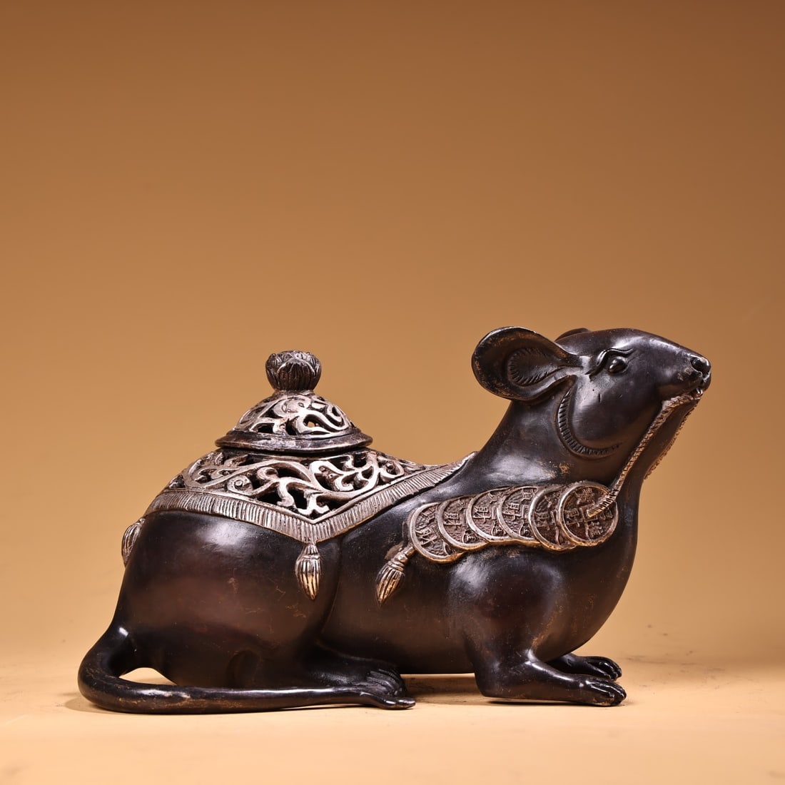 A Exquisite Bronze Inlaid Silver Rat Censer: A Exquisite Bronze Inlaid Silver Rat Censer,Ming Dynasty, China,Size:4.5inx8.7in ,Weight:1100g 铜鎏银鼠炉,中国明代