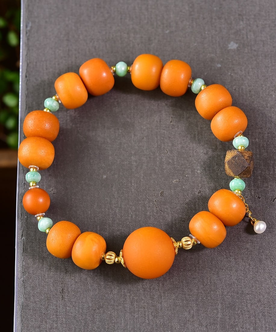 A Exquisite Amber Bracelets - 3