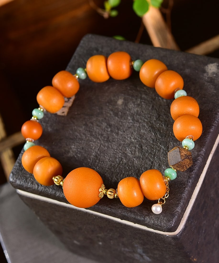 A Exquisite Amber Bracelets - 4