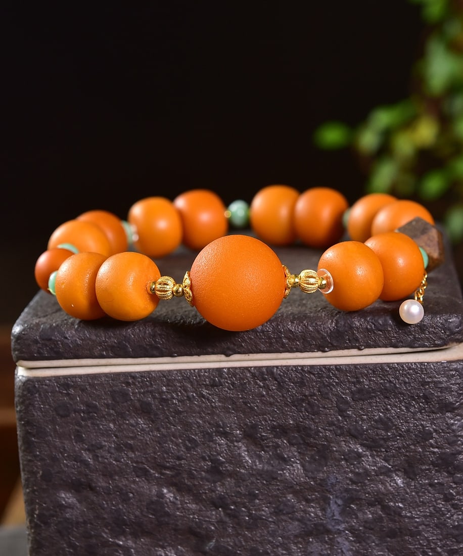 A Exquisite Amber Bracelets - 5