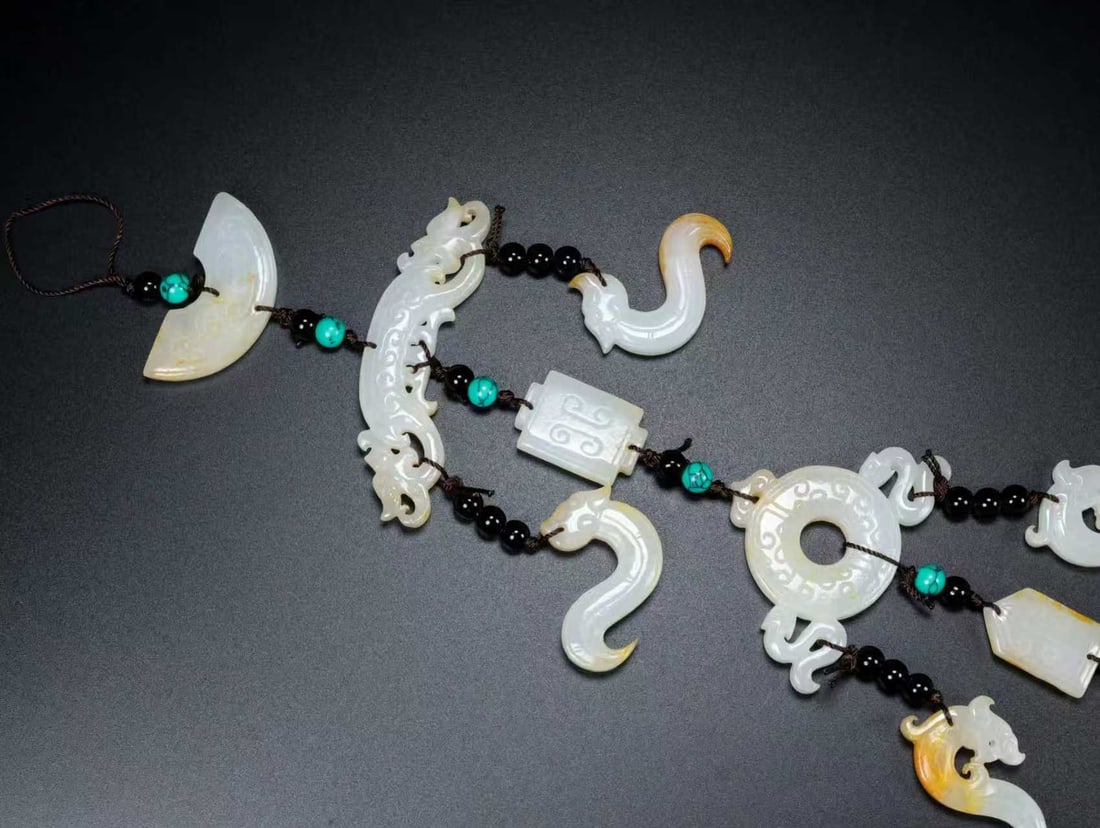 A Exquisite Hotan Jade Pendant - 2