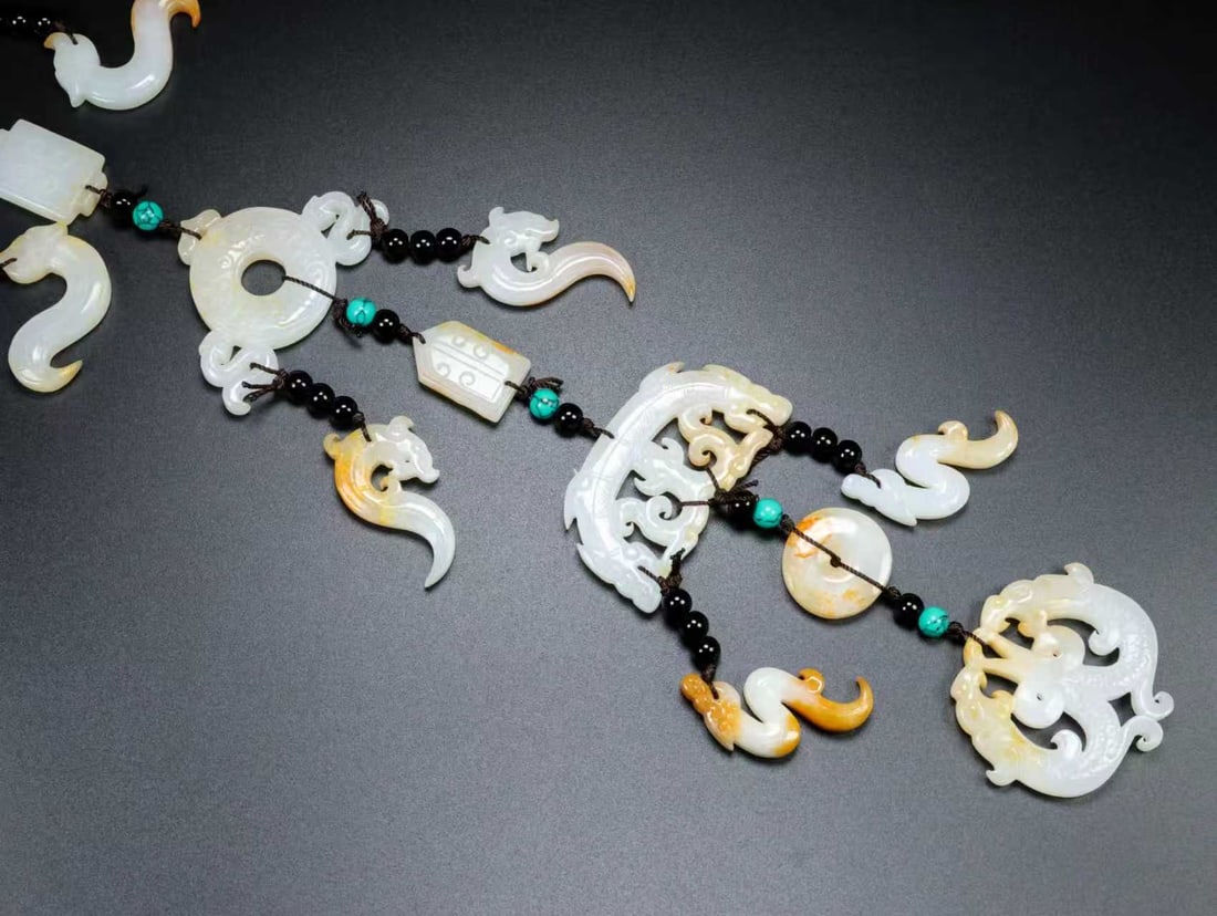 A Exquisite Hotan Jade Pendant - 3