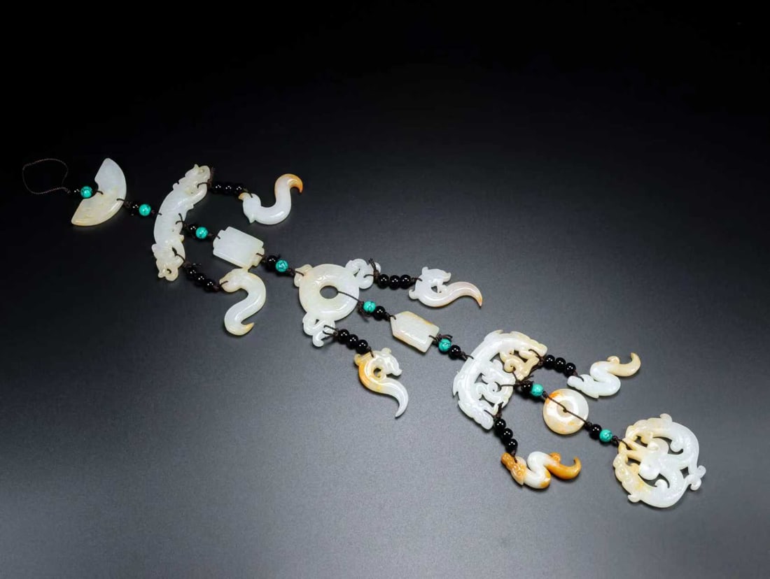 A Exquisite Hotan Jade Pendant - 4