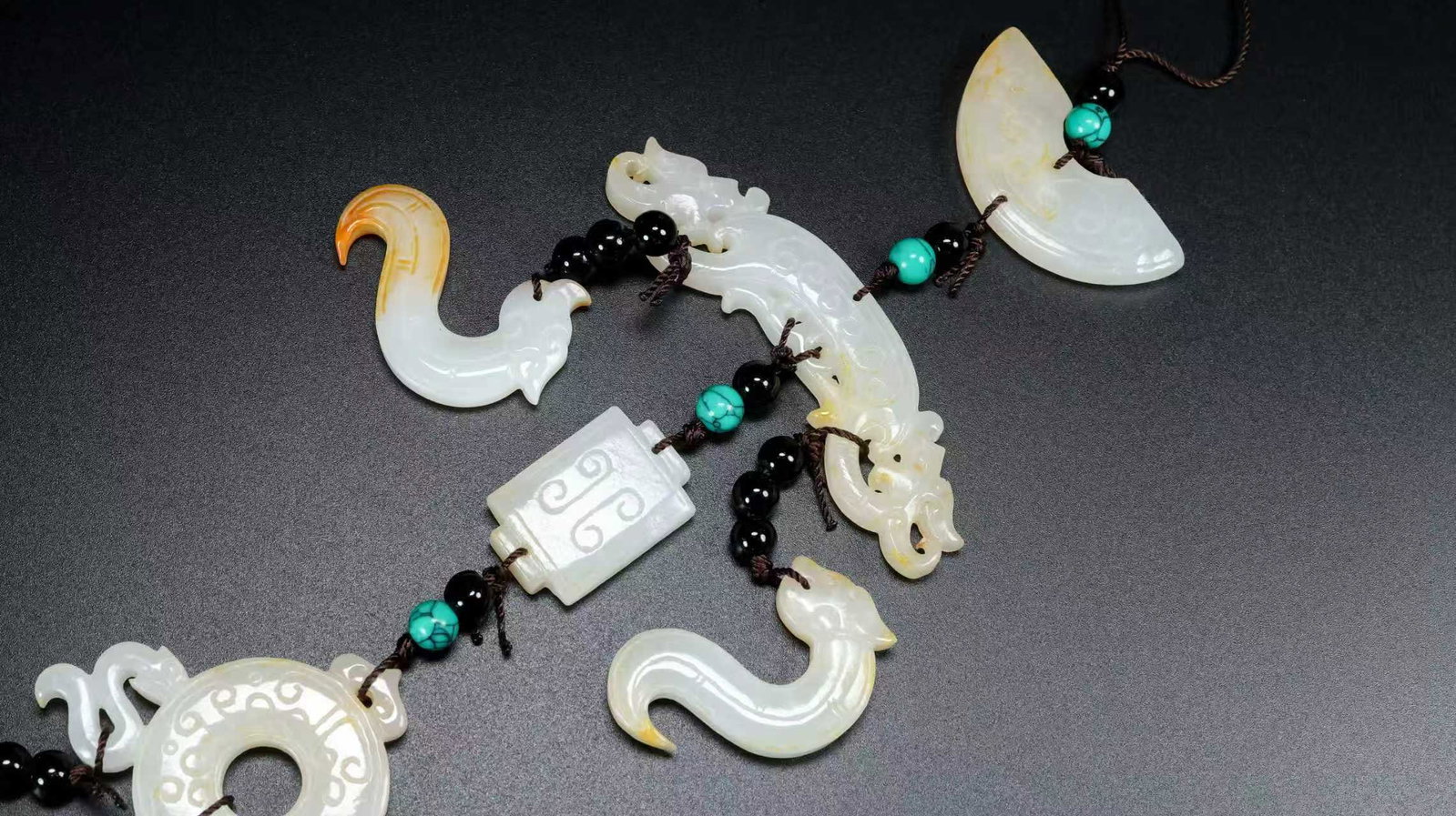 A Exquisite Hotan Jade Pendant - 7