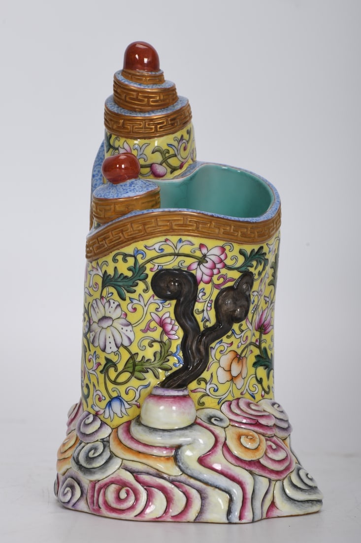 A Exquisite Enamel Painted Gold Yellow Ground Brush Pot: A Exquisite Enamel Painted Gold Yellow Ground Brush Pot,Qing Dynasty, China,Qianlong Six-character Mark,Size:6.7inx3inx3.9in