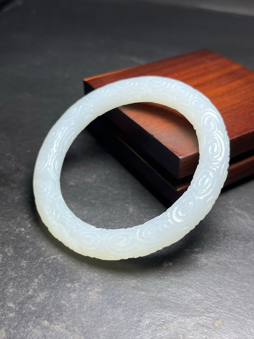 A Exquisite Hotan Jade Auspicious Cloud Pattern Bracelets - 2