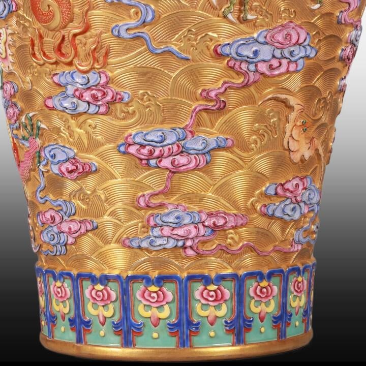 A Exquisite Enamel Gold Ground Dragon Pattern Vase - 3
