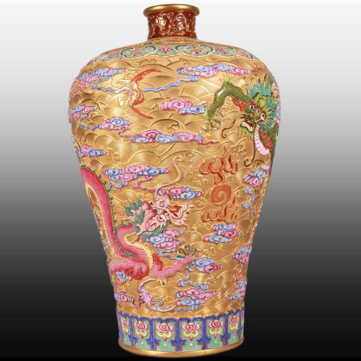 A Exquisite Enamel Gold Ground Dragon Pattern Vase - 6
