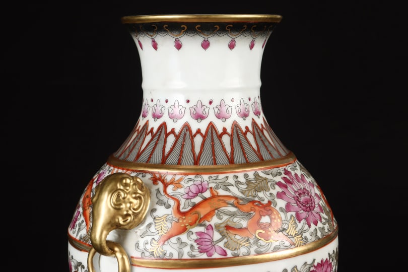 A Exquisite Enamel Lotus Pattern Vase - 5