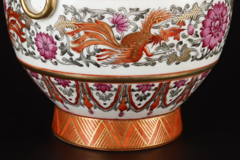 A Exquisite Enamel Lotus Pattern Vase - 6