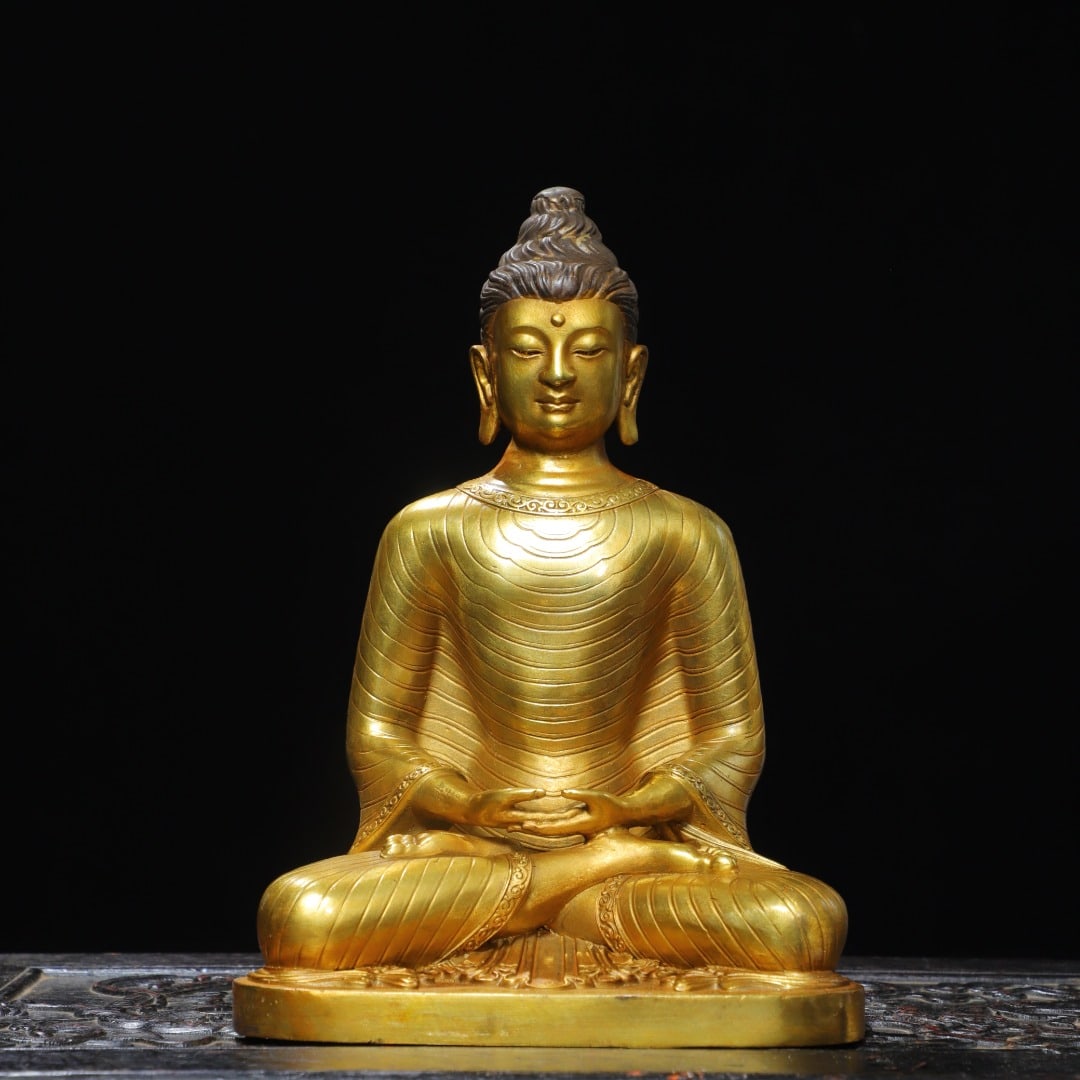 A Exquisite Gilt Bronze Buddha Statue Ornament: A Exquisite Gilt Bronze Buddha Statue Ornament,Ming Dynasty, China,Yongle Six-character Mark,Size:8.7inx6.3inx4.3in,Weight:1450g