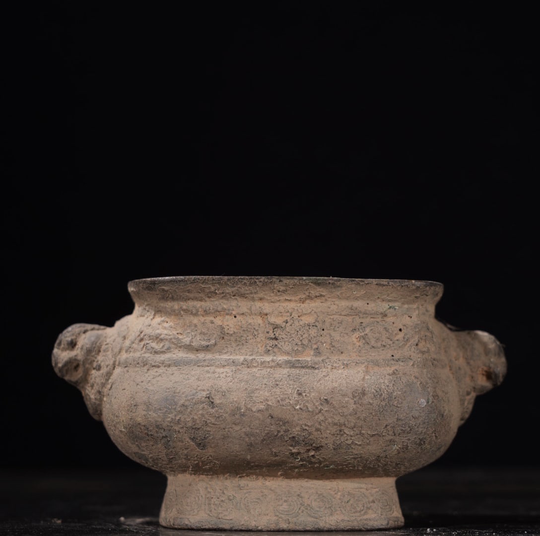 A Exquisite Coppery Animal head Censer: A Exquisite Coppery Animal head Censer,Ming Dynasty, China,Xuande Six-character Mark,Size:2.7inx3.6in×2.9in,Weight:855g