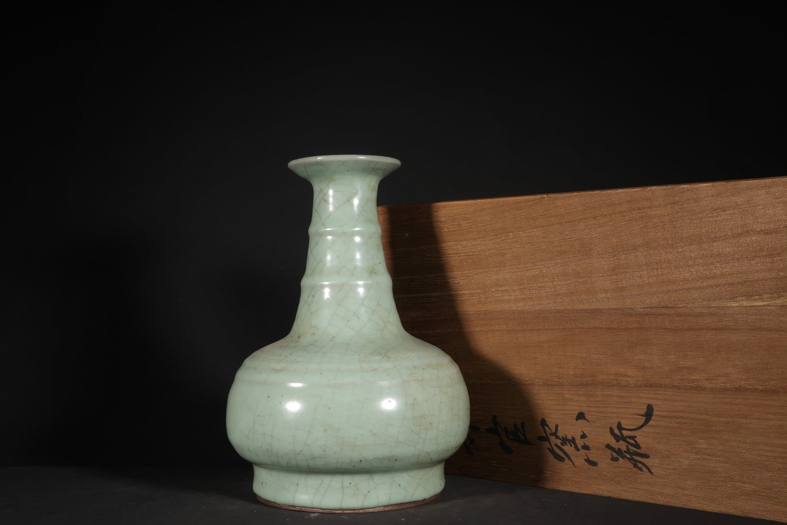 A Exquisite Guan Yao Celadon Glazed String Pattern Vase: A Exquisite Guan Yao Celadon Glazed String Pattern Vase,Song Dynasty, China,Size:8.9inx6.3in 官窑粉青釉弦纹瓶,中国宋代