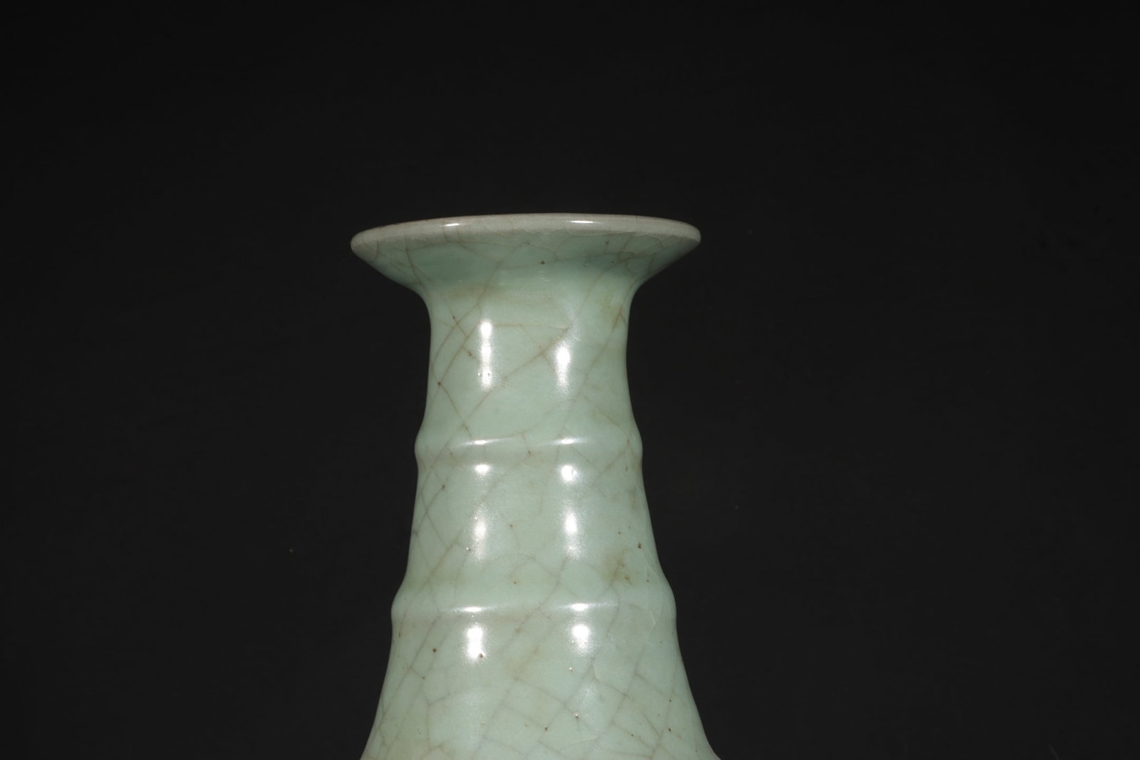 A Exquisite Guan Yao Celadon Glazed String Pattern Vase - 3