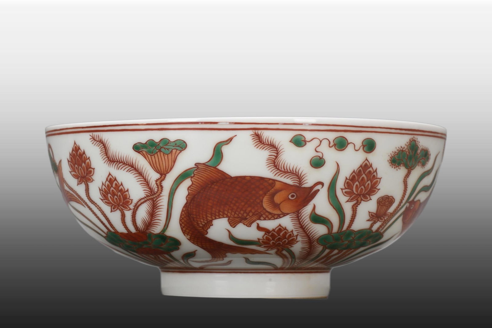 A Exquisite Red Green Color Fish Algae Pattern Bowl: A Exquisite Red Green Color Fish Algae Pattern Bowl,Ming Dynasty, China,Xuande Six-character Mark,Size:3.3inx8.1inx3.3in