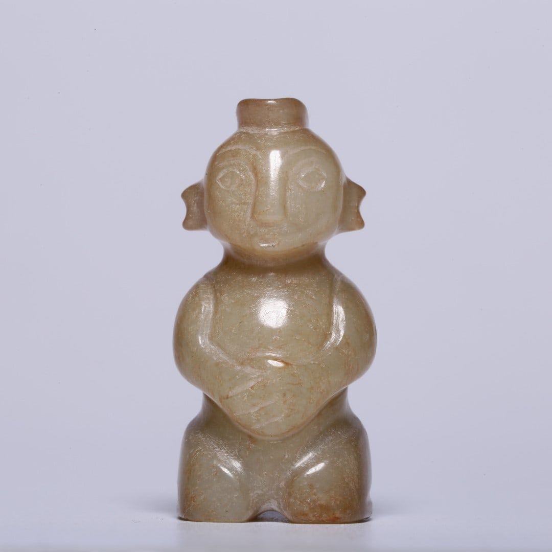 A Exquisite Hotan Jade Figures Ornament: A Exquisite Hotan Jade Figures Ornament,Ancient Time, China,Size:1.3inx0.6in,Weight:10.9g 和田玉人物摆件,远古时期
