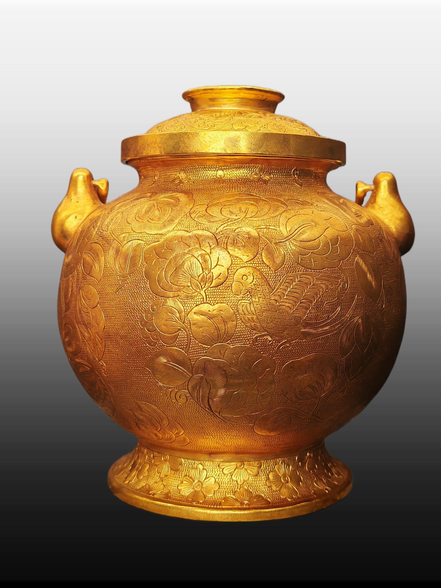 A Exquisite Gilt Bronze Flower and Bird Pattern Jar: A Exquisite Gilt Bronze Flower and Bird Pattern Jar,Tang Dynasty, China,Size:5.9inx7.7in 铜鎏金花鸟纹罐,中国唐代