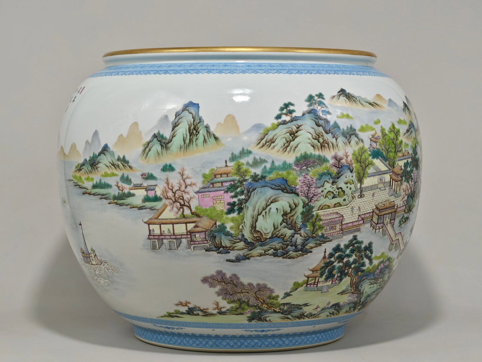 A Exquisite Famille-Rose Landscape Pattern Vat - 2
