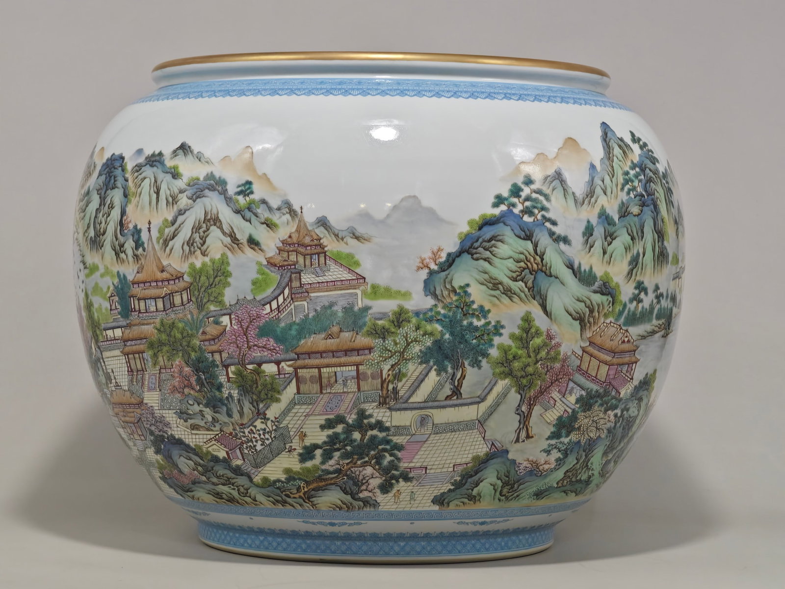 A Exquisite Famille-Rose Landscape Pattern Vat - 4