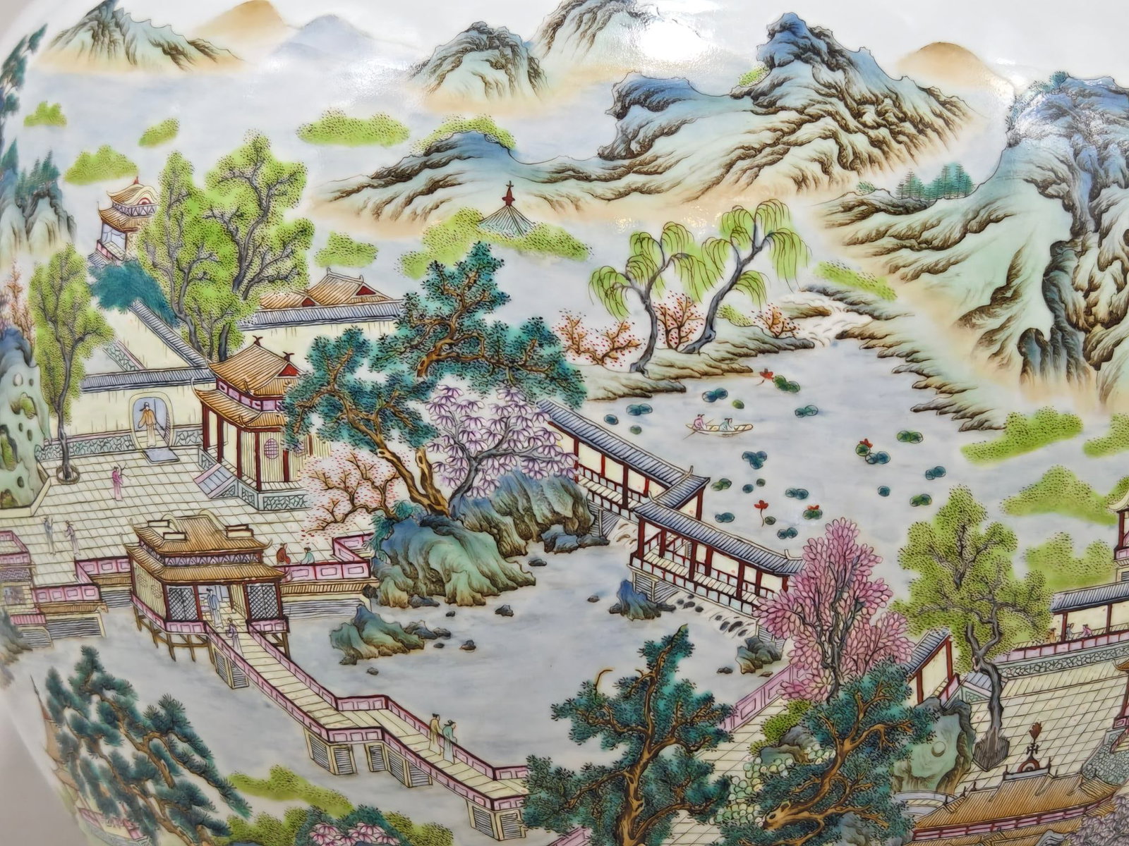 A Exquisite Famille-Rose Landscape Pattern Vat - 6