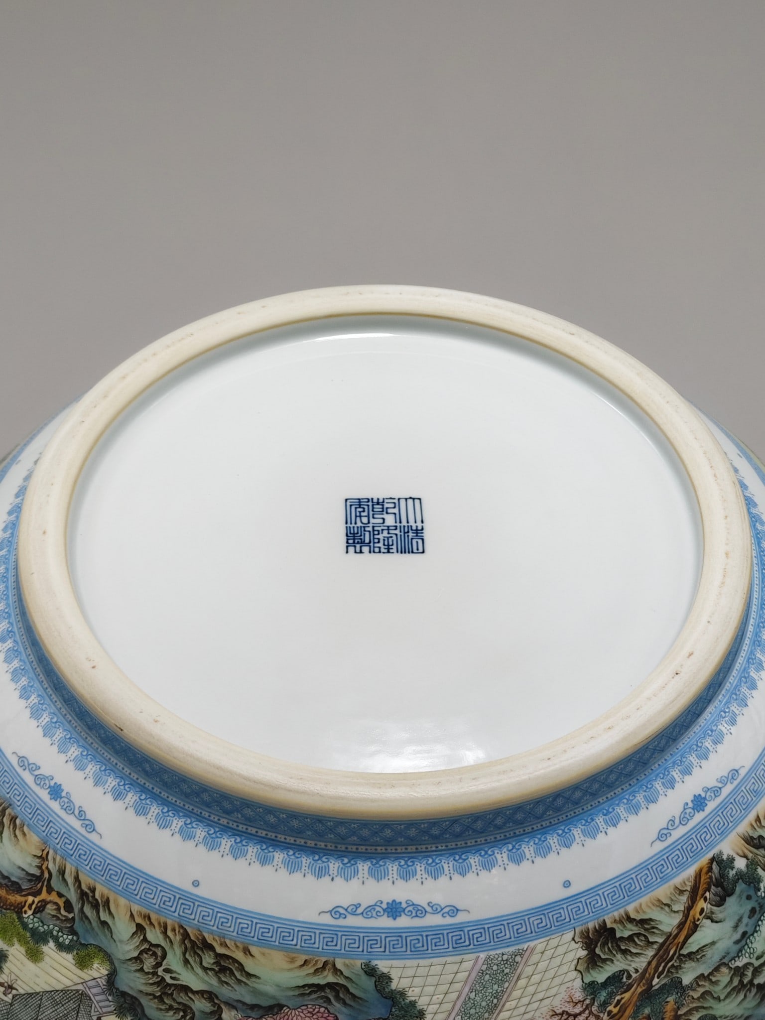 A Exquisite Famille-Rose Landscape Pattern Vat - 9