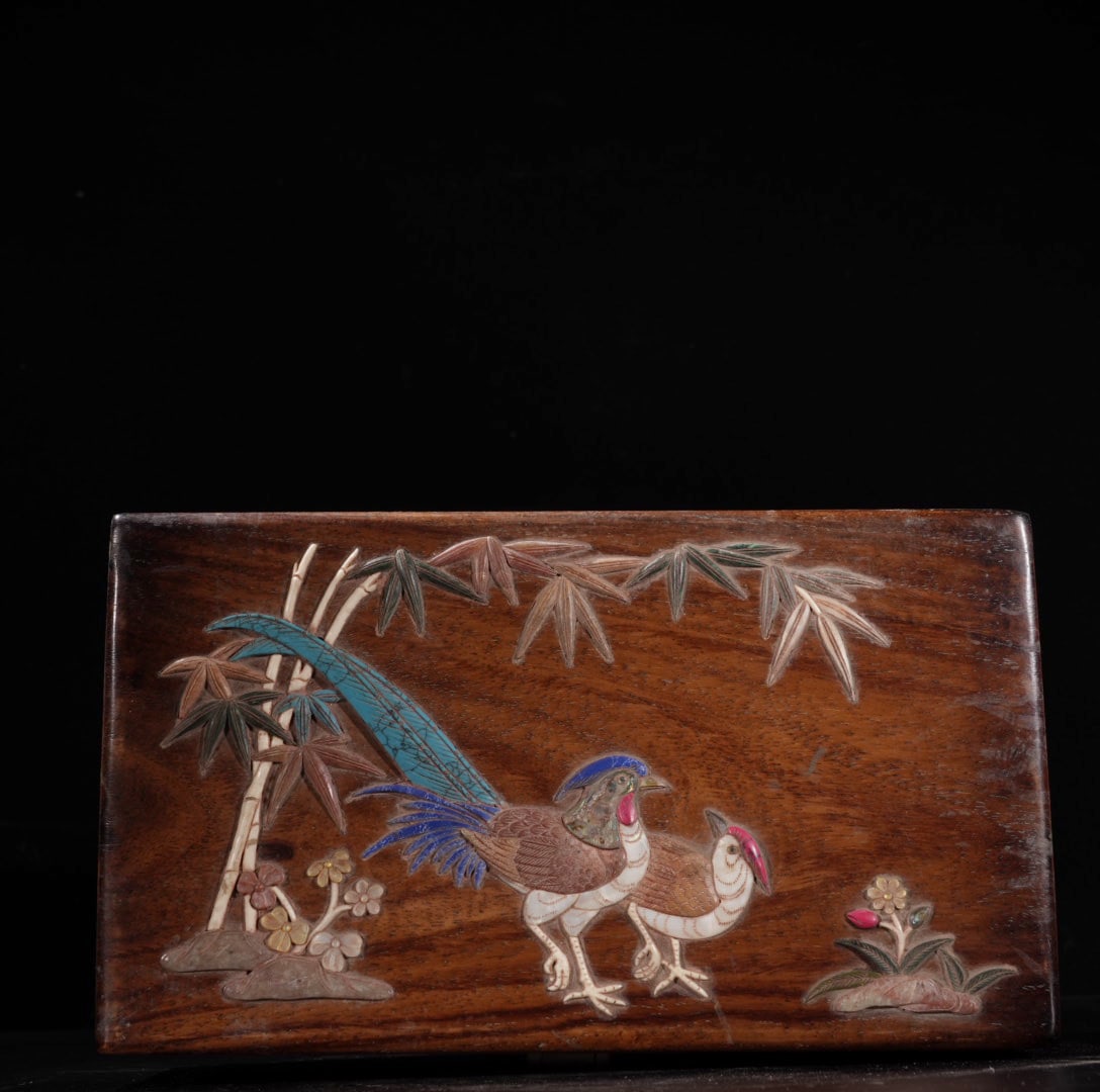 A Exquisite Redwood Flower and Bird Pattern Box: A Exquisite Redwood Flower and Bird Pattern Box,Qing Dynasty, China,Size:10inx5.7in,Weight:1050g 红木花鸟纹盒,中国清代