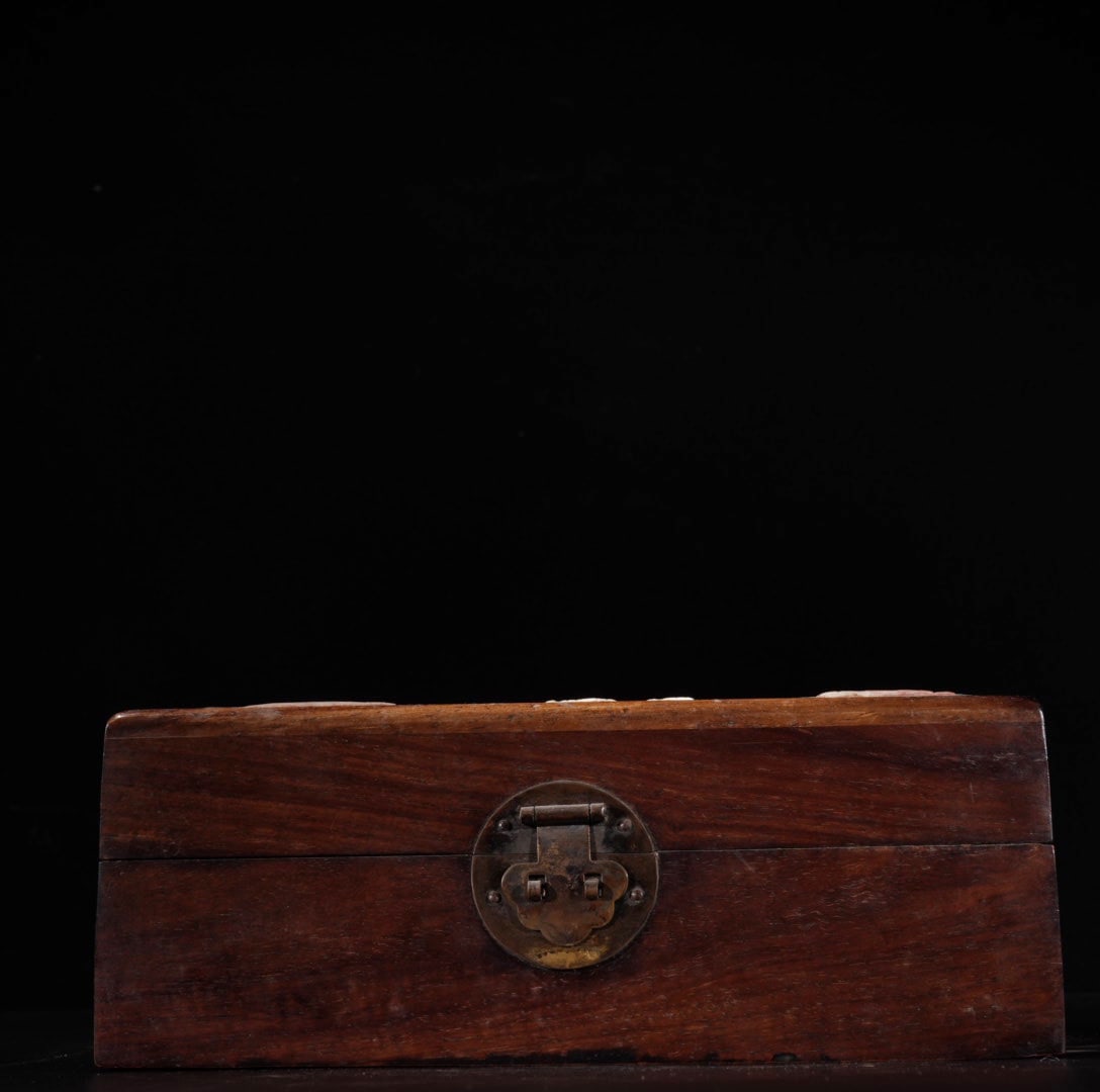 A Exquisite Redwood Flower and Bird Pattern Box - 4